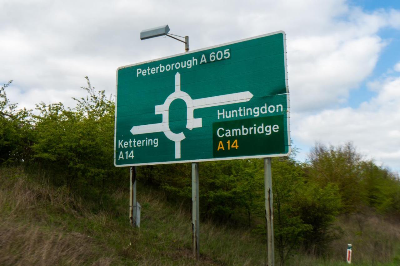 Chestnut Contractor Stays Wellingborough Eksteriør billede